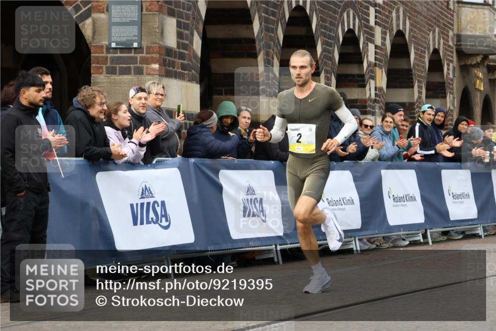 05.10.2025 - 20. swb-Marathon Bremen Strokosch-Dieckow http://msf.ph/oto/9219395 05.10.2025 10:28:32 Ziel 2 meine-sportfotos.de