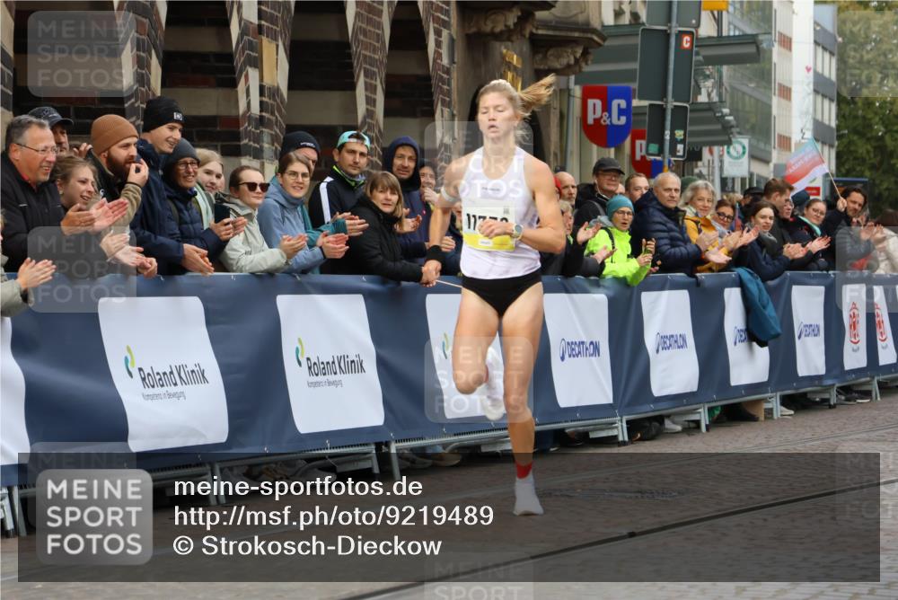 05.10.2025 - 20. swb-Marathon Bremen Strokosch-Dieckow http://msf.ph/oto/9219489 05.10.2025 10:30:49 Ziel  meine-sportfotos.de