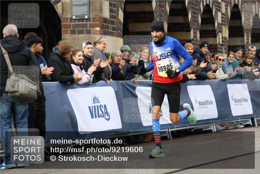 05.10.2025 - 20. swb-Marathon Bremen Strokosch-Dieckow http://msf.ph/oto/9219606 05.10.2025 10:31:36 Ziel 10905 meine-sportfotos.de