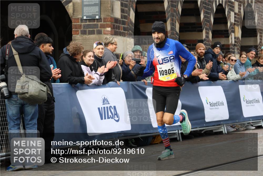 05.10.2025 - 20. swb-Marathon Bremen Strokosch-Dieckow http://msf.ph/oto/9219610 05.10.2025 10:31:37 Ziel 9291, 10905 meine-sportfotos.de