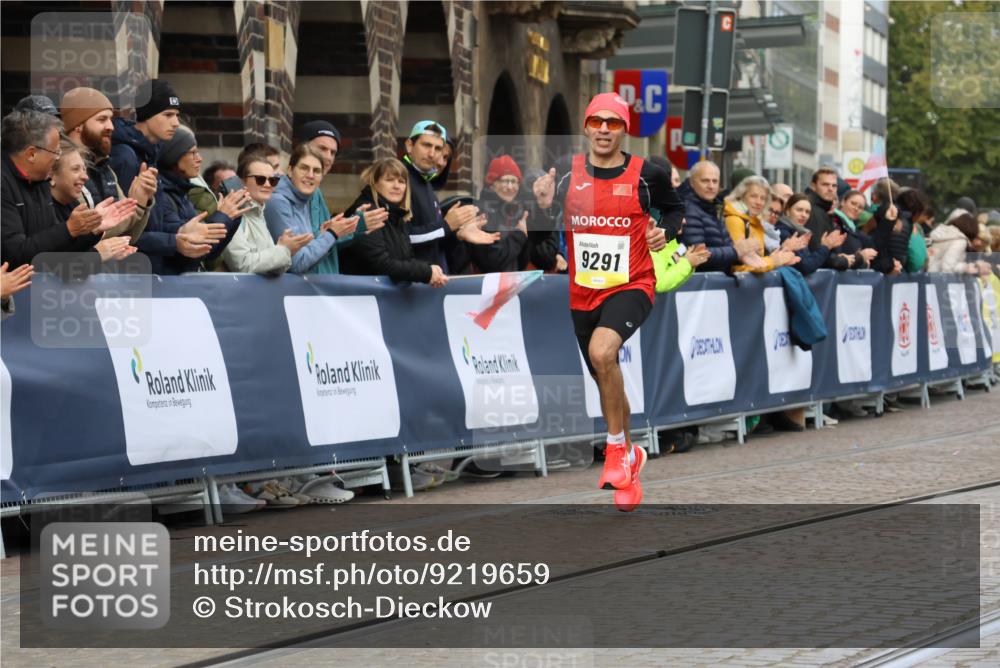05.10.2025 - 20. swb-Marathon Bremen Strokosch-Dieckow http://msf.ph/oto/9219659 05.10.2025 10:31:46 Ziel 9291 meine-sportfotos.de