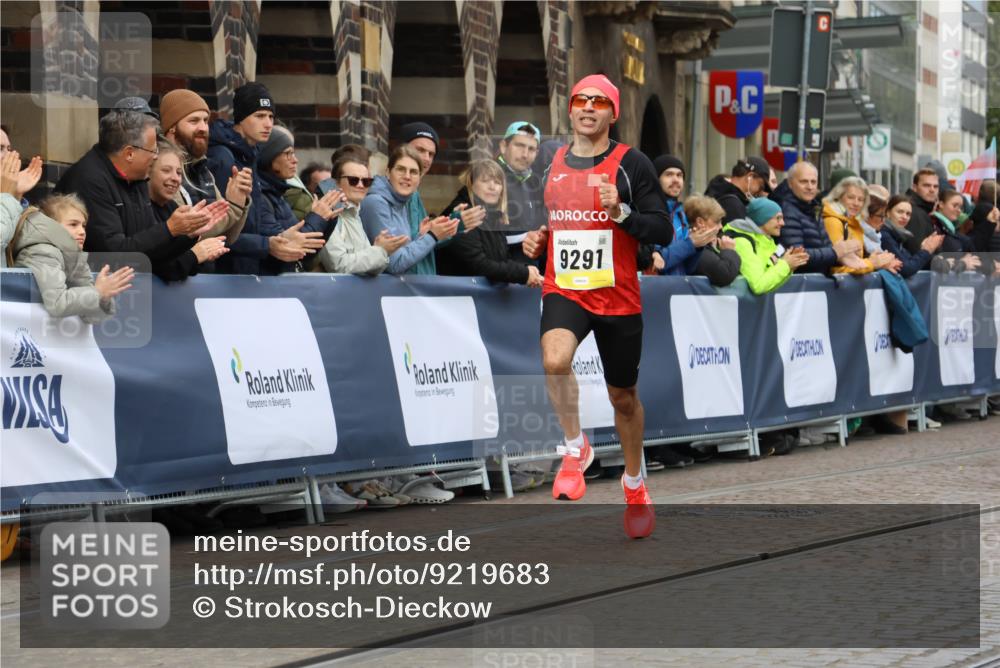 05.10.2025 - 20. swb-Marathon Bremen Strokosch-Dieckow http://msf.ph/oto/9219683 05.10.2025 10:31:46 Ziel 9291 meine-sportfotos.de