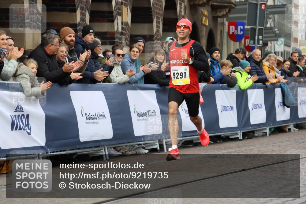 05.10.2025 - 20. swb-Marathon Bremen Strokosch-Dieckow http://msf.ph/oto/9219735 05.10.2025 10:31:46 Ziel 9291 meine-sportfotos.de