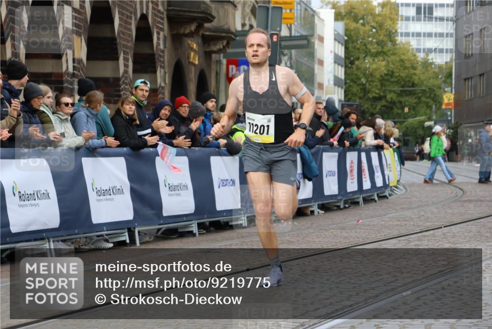 05.10.2025 - 20. swb-Marathon Bremen Strokosch-Dieckow http://msf.ph/oto/9219775 05.10.2025 10:32:00 Ziel 11201 meine-sportfotos.de