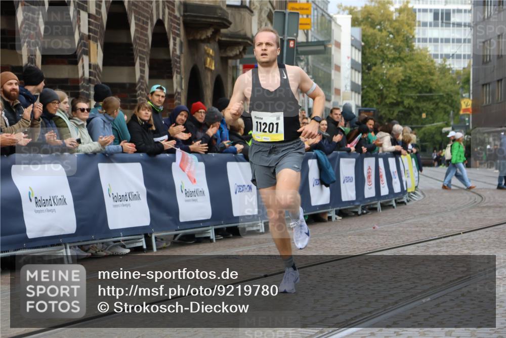 05.10.2025 - 20. swb-Marathon Bremen Strokosch-Dieckow http://msf.ph/oto/9219780 05.10.2025 10:32:00 Ziel 11201 meine-sportfotos.de