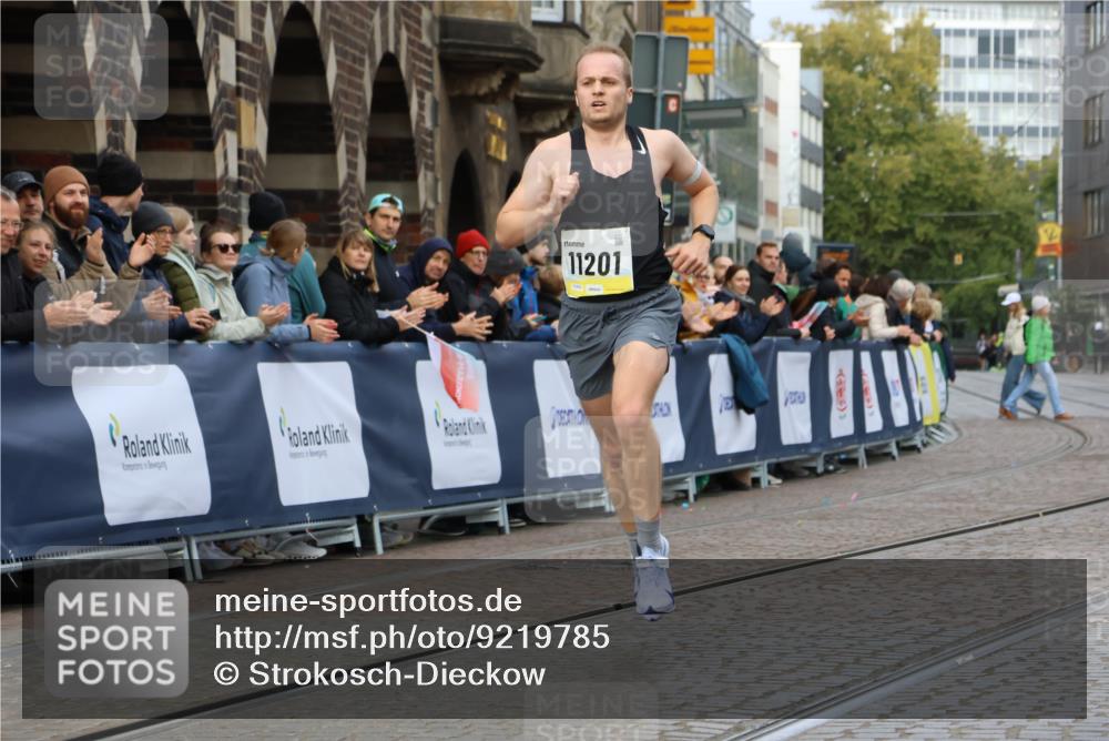 05.10.2025 - 20. swb-Marathon Bremen Strokosch-Dieckow http://msf.ph/oto/9219785 05.10.2025 10:32:00 Ziel 11201 meine-sportfotos.de