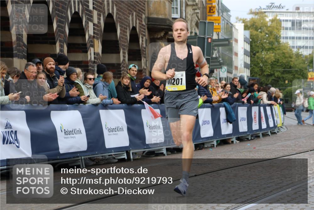 05.10.2025 - 20. swb-Marathon Bremen Strokosch-Dieckow http://msf.ph/oto/9219793 05.10.2025 10:32:00 Ziel 11201 meine-sportfotos.de
