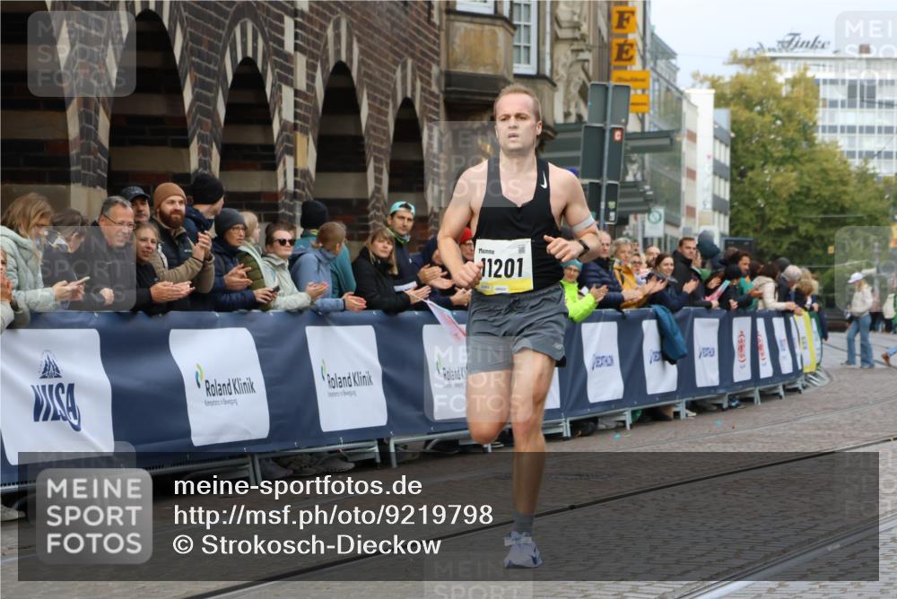05.10.2025 - 20. swb-Marathon Bremen Strokosch-Dieckow http://msf.ph/oto/9219798 05.10.2025 10:32:00 Ziel 11201 meine-sportfotos.de