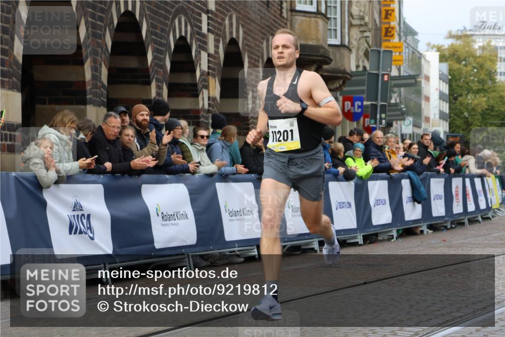 05.10.2025 - 20. swb-Marathon Bremen Strokosch-Dieckow http://msf.ph/oto/9219812 05.10.2025 10:32:00 Ziel 11201 meine-sportfotos.de