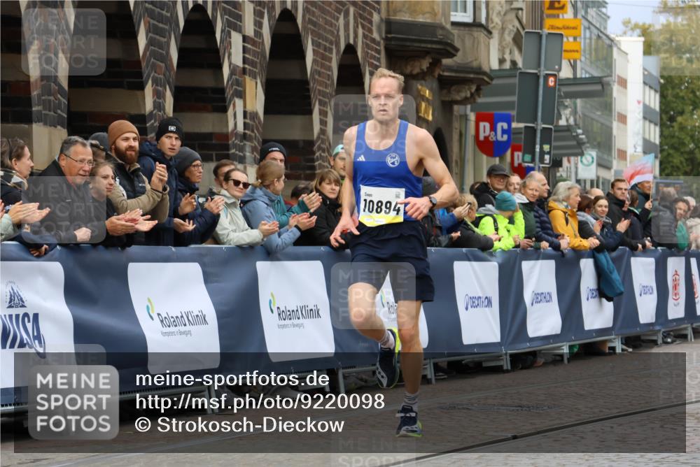 05.10.2025 - 20. swb-Marathon Bremen Strokosch-Dieckow http://msf.ph/oto/9220098 05.10.2025 10:33:01 Ziel 10894 meine-sportfotos.de