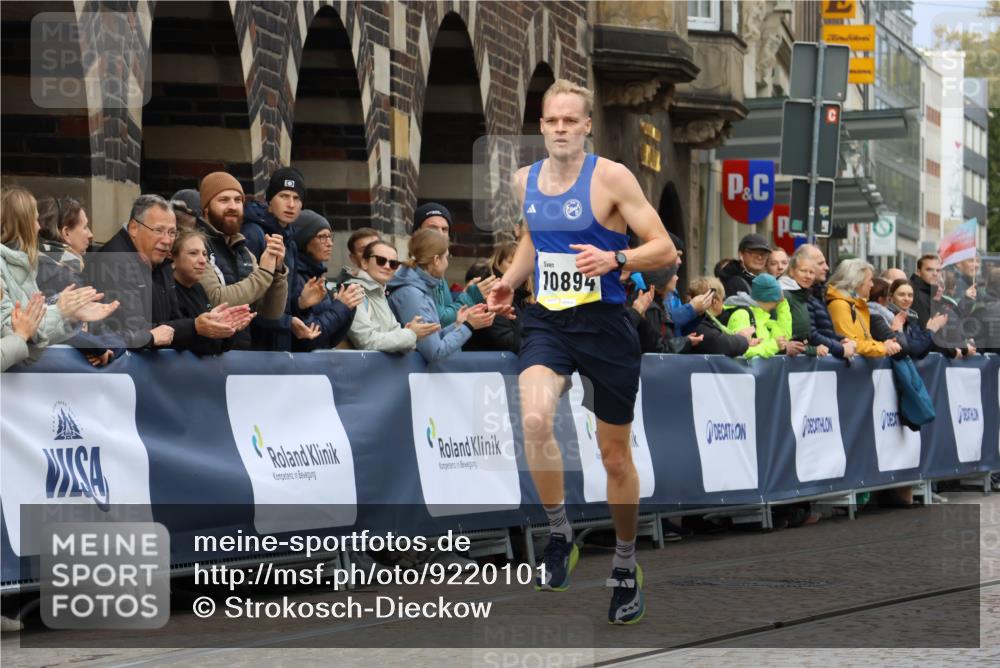 05.10.2025 - 20. swb-Marathon Bremen Strokosch-Dieckow http://msf.ph/oto/9220101 05.10.2025 10:33:01 Ziel 10894 meine-sportfotos.de