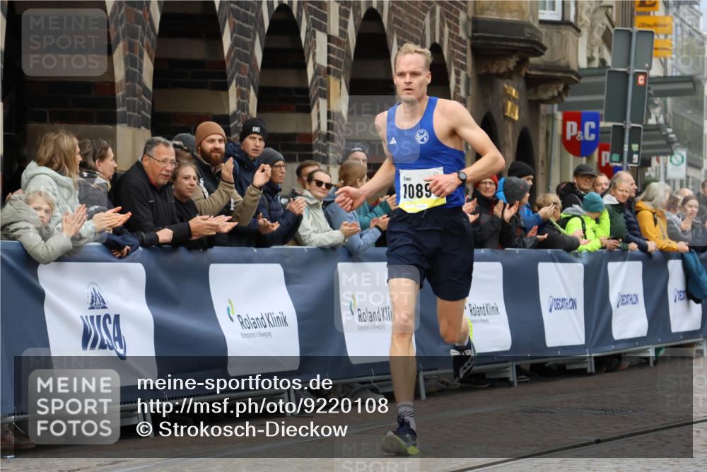 05.10.2025 - 20. swb-Marathon Bremen Strokosch-Dieckow http://msf.ph/oto/9220108 05.10.2025 10:33:01 Ziel 10894 meine-sportfotos.de
