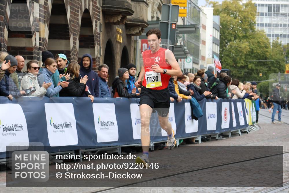 05.10.2025 - 20. swb-Marathon Bremen Strokosch-Dieckow http://msf.ph/oto/9220146 05.10.2025 10:33:44 Ziel 9320, 11130 meine-sportfotos.de