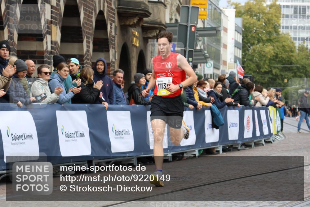 05.10.2025 - 20. swb-Marathon Bremen Strokosch-Dieckow http://msf.ph/oto/9220149 05.10.2025 10:33:44 Ziel 9320, 11130 meine-sportfotos.de