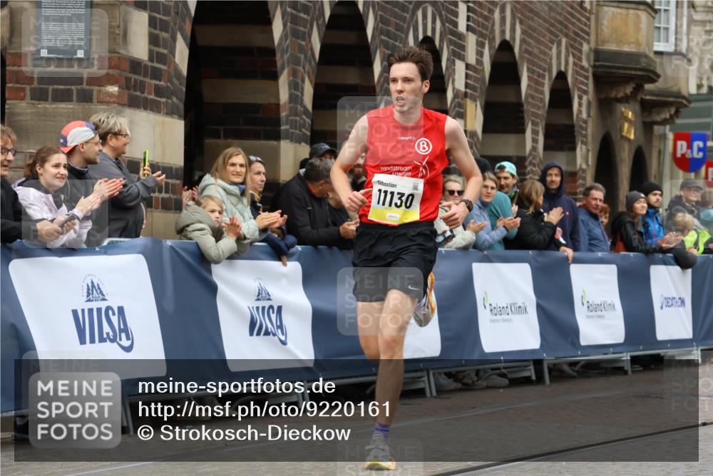 05.10.2025 - 20. swb-Marathon Bremen Strokosch-Dieckow http://msf.ph/oto/9220161 05.10.2025 10:33:45 Ziel 9320, 11130 meine-sportfotos.de