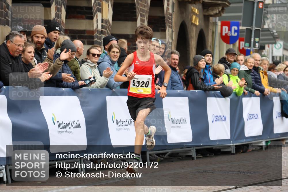 05.10.2025 - 20. swb-Marathon Bremen Strokosch-Dieckow http://msf.ph/oto/9220172 05.10.2025 10:33:50 Ziel 9320 meine-sportfotos.de