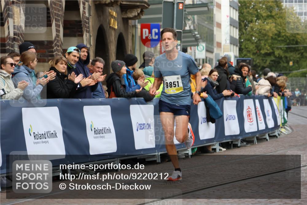 05.10.2025 - 20. swb-Marathon Bremen Strokosch-Dieckow http://msf.ph/oto/9220212 05.10.2025 10:34:24 Ziel 9851 meine-sportfotos.de