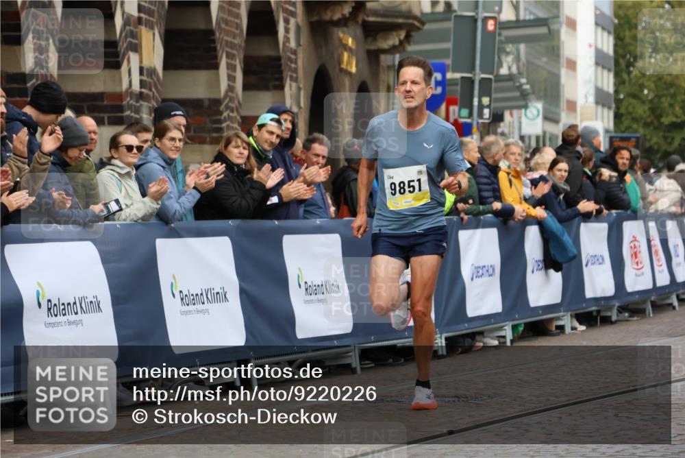 05.10.2025 - 20. swb-Marathon Bremen Strokosch-Dieckow http://msf.ph/oto/9220226 05.10.2025 10:34:24 Ziel 9851 meine-sportfotos.de
