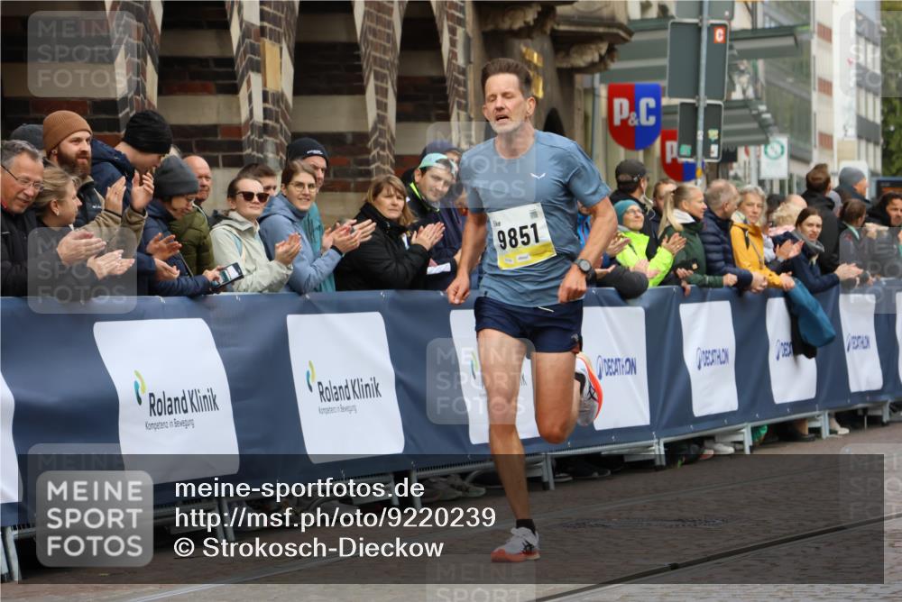 05.10.2025 - 20. swb-Marathon Bremen Strokosch-Dieckow http://msf.ph/oto/9220239 05.10.2025 10:34:24 Ziel 9851 meine-sportfotos.de