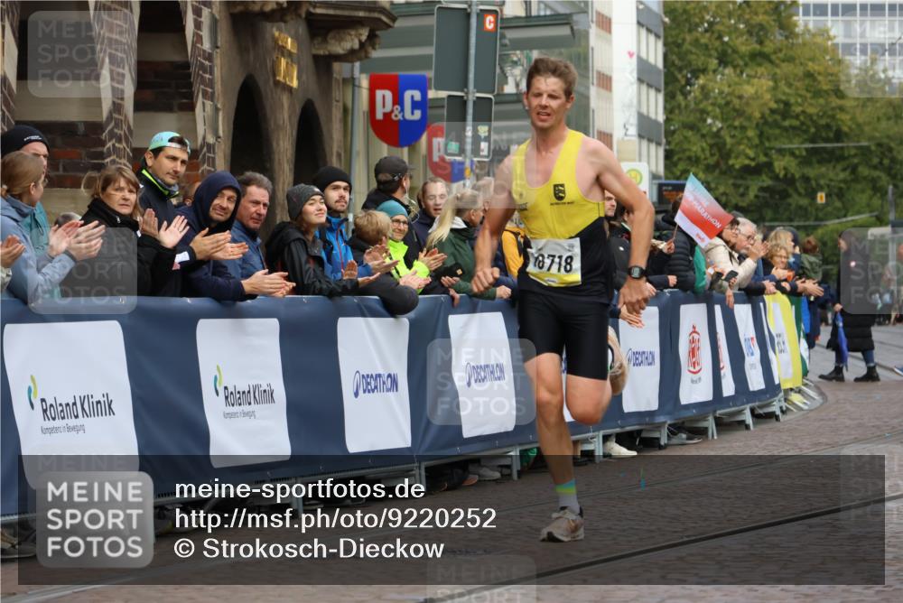 05.10.2025 - 20. swb-Marathon Bremen Strokosch-Dieckow http://msf.ph/oto/9220252 05.10.2025 10:34:33 Ziel 9319, 10718 meine-sportfotos.de
