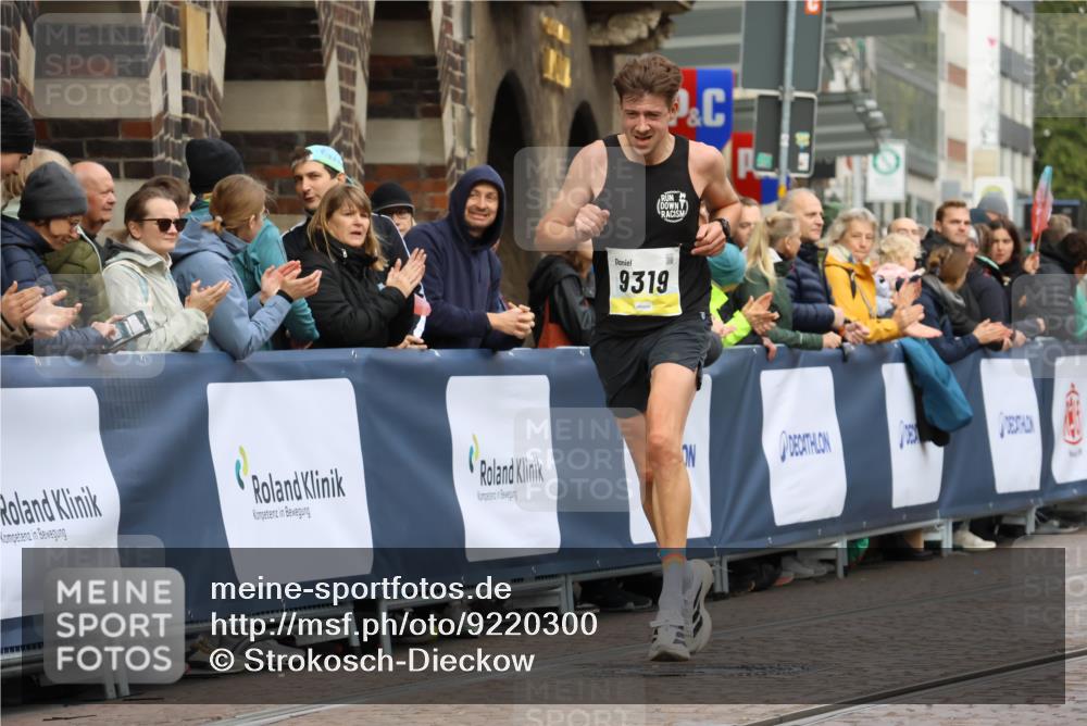 05.10.2025 - 20. swb-Marathon Bremen Strokosch-Dieckow http://msf.ph/oto/9220300 05.10.2025 10:34:38 Ziel 9319 meine-sportfotos.de