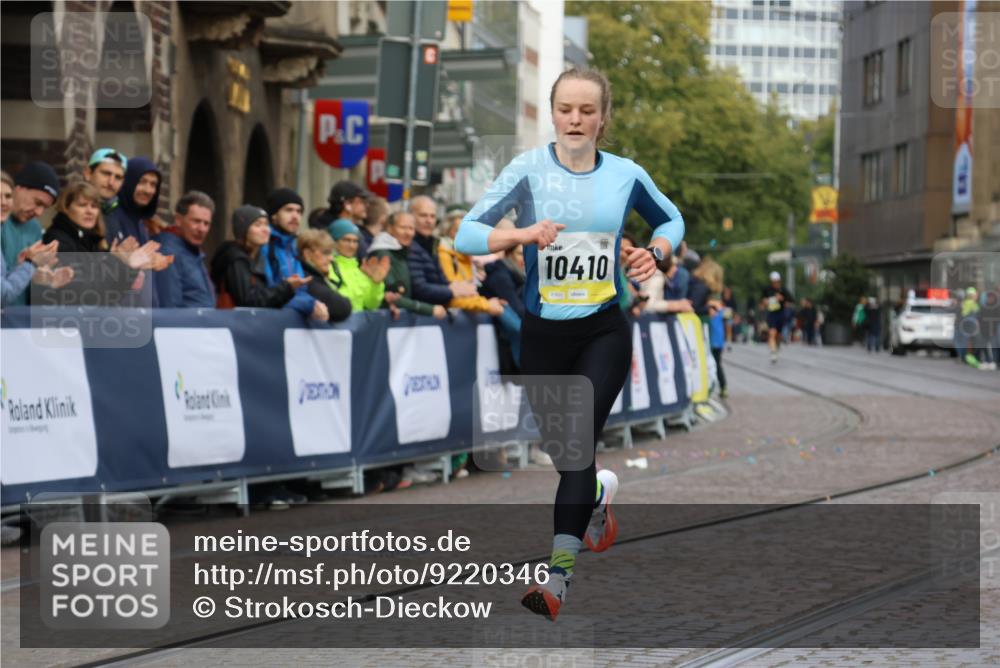 05.10.2025 - 20. swb-Marathon Bremen Strokosch-Dieckow http://msf.ph/oto/9220346 05.10.2025 10:34:52 Ziel 10410 meine-sportfotos.de