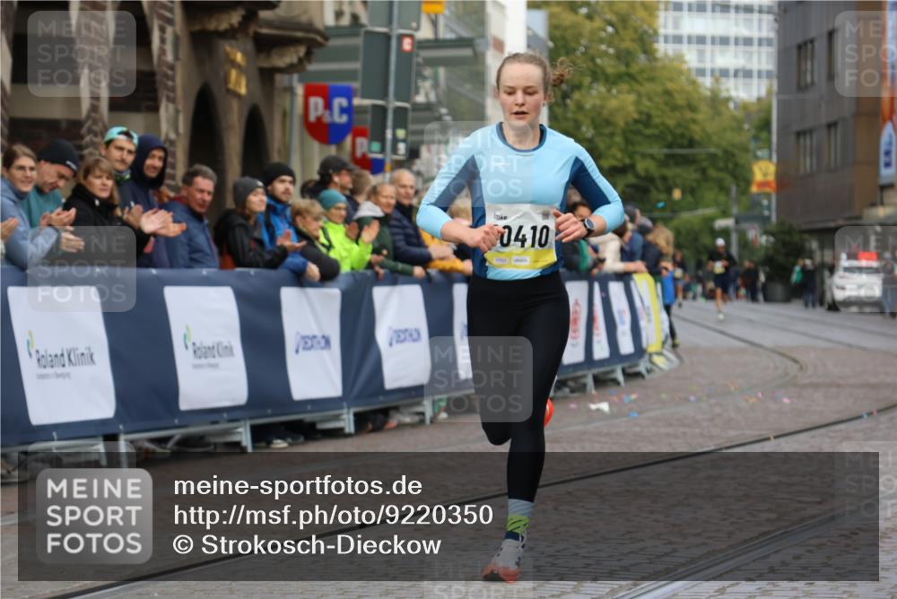 05.10.2025 - 20. swb-Marathon Bremen Strokosch-Dieckow http://msf.ph/oto/9220350 05.10.2025 10:34:52 Ziel 10410 meine-sportfotos.de