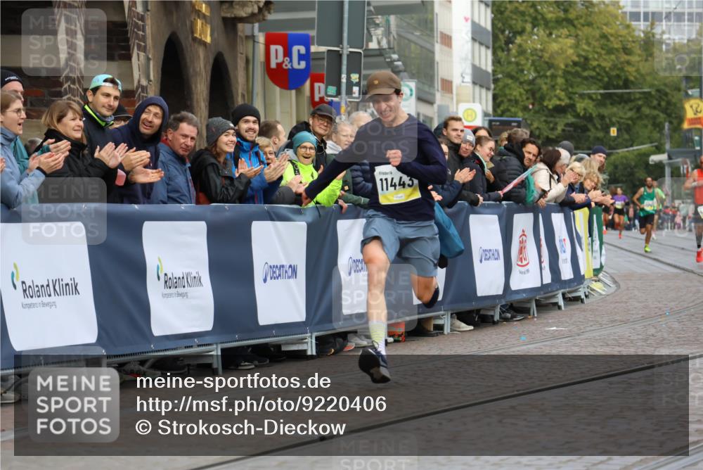 05.10.2025 - 20. swb-Marathon Bremen Strokosch-Dieckow http://msf.ph/oto/9220406 05.10.2025 10:35:13 Ziel 11443 meine-sportfotos.de
