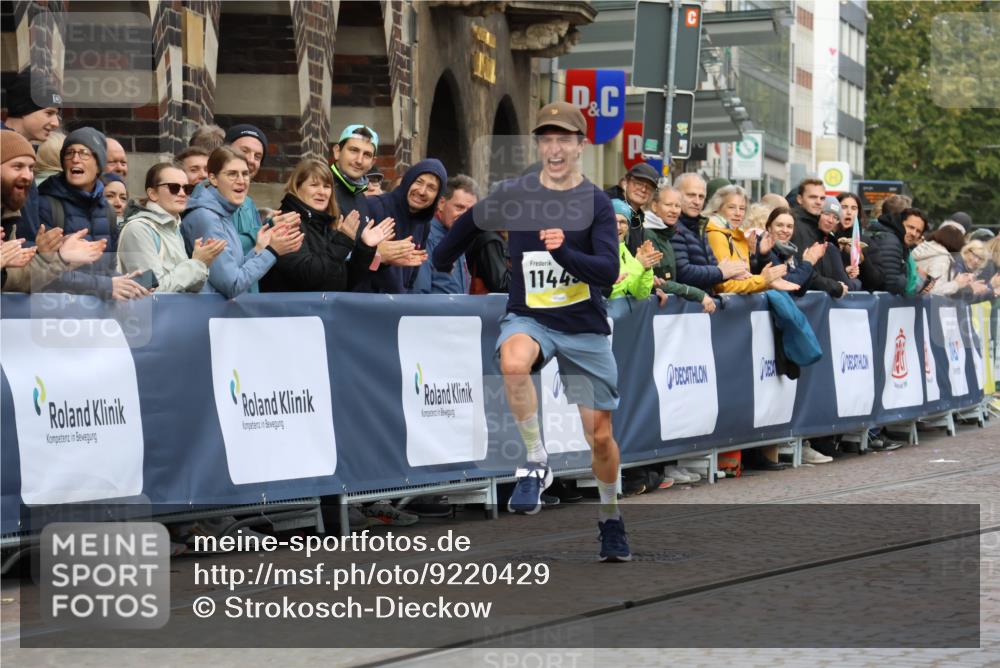 05.10.2025 - 20. swb-Marathon Bremen Strokosch-Dieckow http://msf.ph/oto/9220429 05.10.2025 10:35:14 Ziel 11443 meine-sportfotos.de
