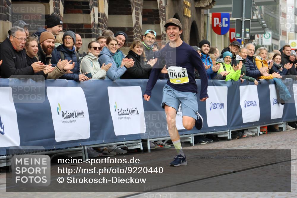 05.10.2025 - 20. swb-Marathon Bremen Strokosch-Dieckow http://msf.ph/oto/9220440 05.10.2025 10:35:14 Ziel 11443 meine-sportfotos.de