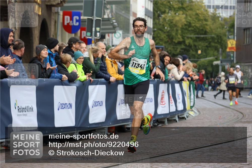 05.10.2025 - 20. swb-Marathon Bremen Strokosch-Dieckow http://msf.ph/oto/9220496 05.10.2025 10:35:29 Ziel 9340, 9697, 10538, 11341 meine-sportfotos.de