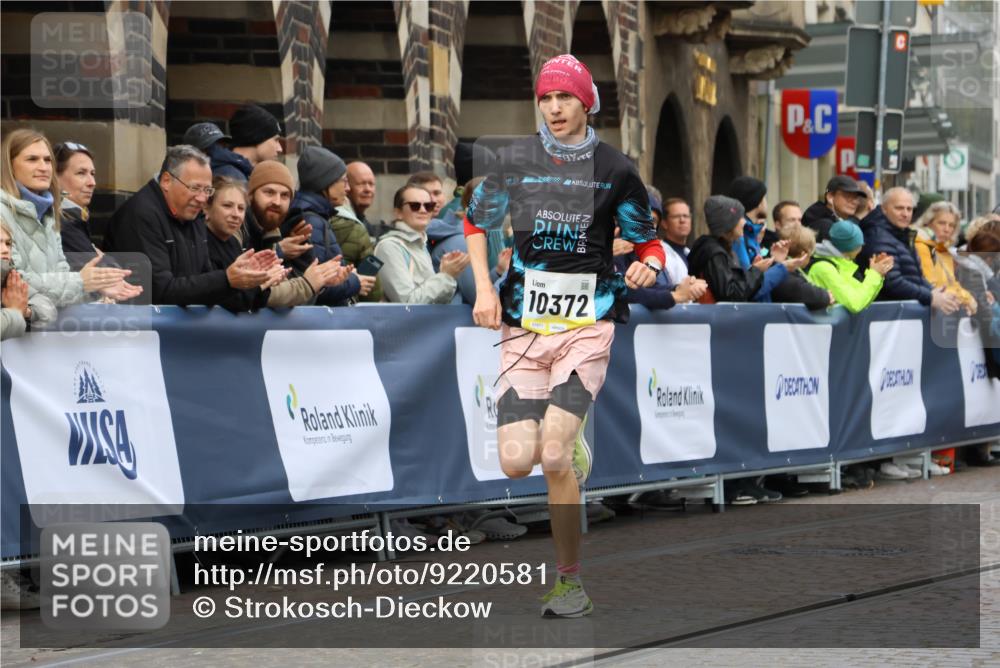 05.10.2025 - 20. swb-Marathon Bremen Strokosch-Dieckow http://msf.ph/oto/9220581 05.10.2025 10:35:56 Ziel 10372 meine-sportfotos.de