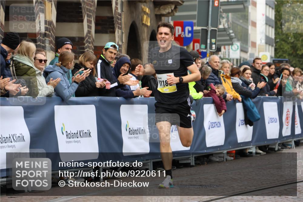 05.10.2025 - 20. swb-Marathon Bremen Strokosch-Dieckow http://msf.ph/oto/9220611 05.10.2025 10:36:08 Ziel 11188 meine-sportfotos.de