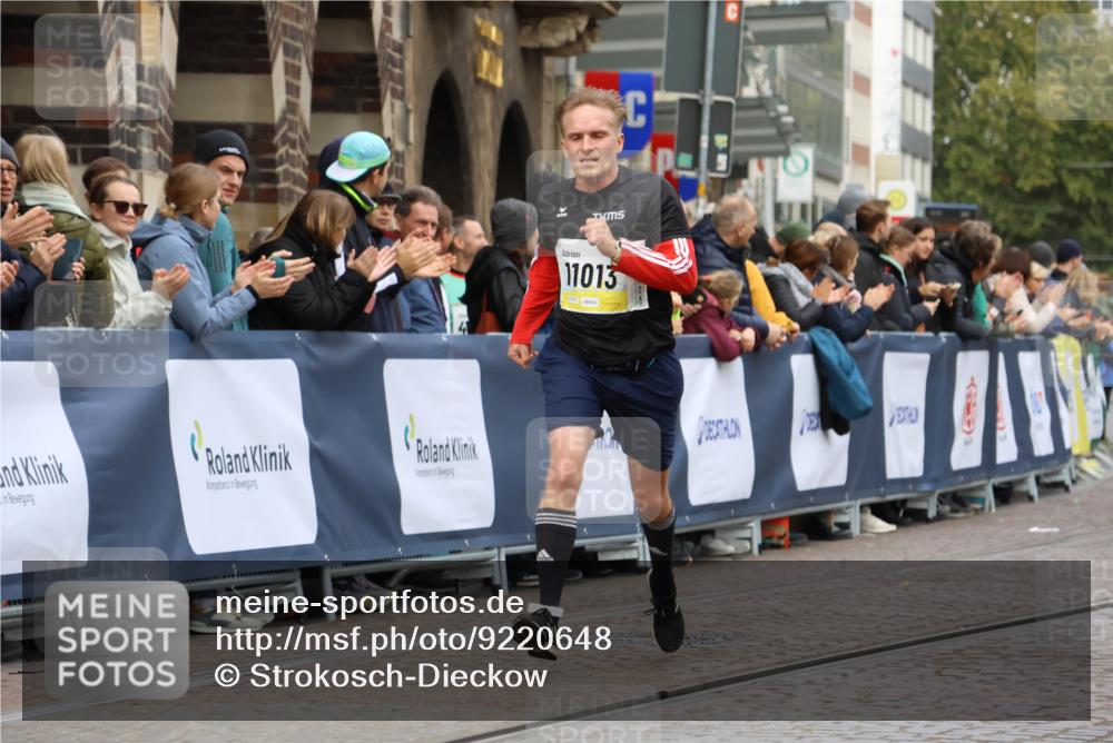 05.10.2025 - 20. swb-Marathon Bremen Strokosch-Dieckow http://msf.ph/oto/9220648 05.10.2025 10:36:22 Ziel 11013, 11185, 11687 meine-sportfotos.de