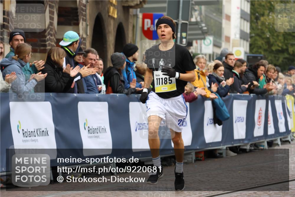 05.10.2025 - 20. swb-Marathon Bremen Strokosch-Dieckow http://msf.ph/oto/9220681 05.10.2025 10:36:26 Ziel 11185, 11687 meine-sportfotos.de