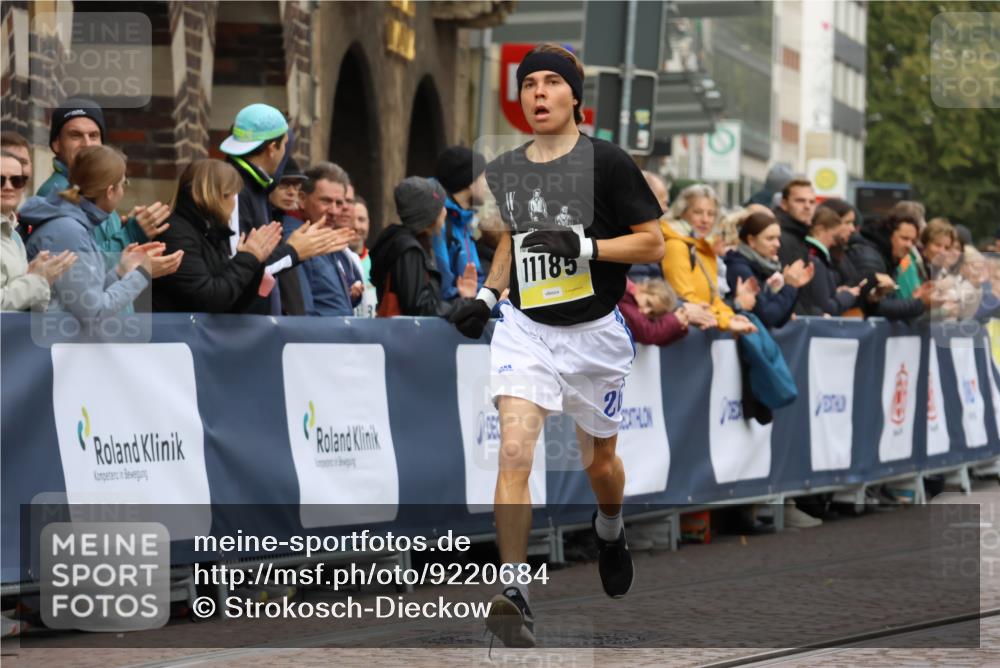 05.10.2025 - 20. swb-Marathon Bremen Strokosch-Dieckow http://msf.ph/oto/9220684 05.10.2025 10:36:26 Ziel 11185, 11687 meine-sportfotos.de