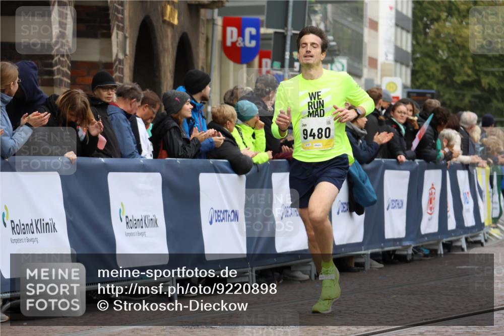 05.10.2025 - 20. swb-Marathon Bremen Strokosch-Dieckow http://msf.ph/oto/9220898 05.10.2025 10:37:06 Ziel 9480 meine-sportfotos.de