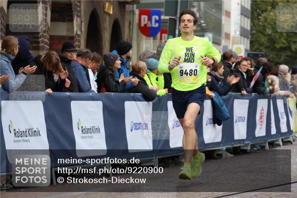 05.10.2025 - 20. swb-Marathon Bremen Strokosch-Dieckow http://msf.ph/oto/9220900 05.10.2025 10:37:06 Ziel 9480 meine-sportfotos.de