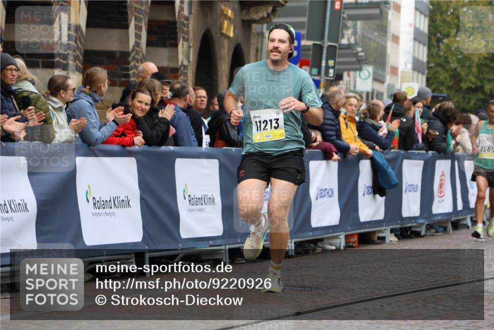 05.10.2025 - 20. swb-Marathon Bremen Strokosch-Dieckow http://msf.ph/oto/9220926 05.10.2025 10:37:16 Ziel 9565, 10704, 11213 meine-sportfotos.de
