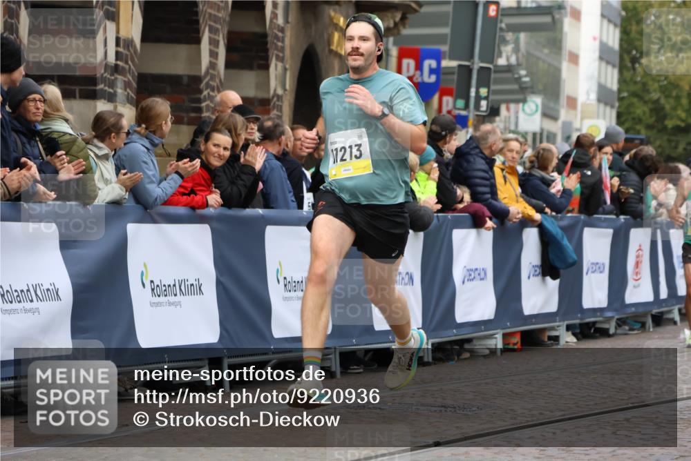05.10.2025 - 20. swb-Marathon Bremen Strokosch-Dieckow http://msf.ph/oto/9220936 05.10.2025 10:37:17 Ziel 9565, 10704, 11213 meine-sportfotos.de