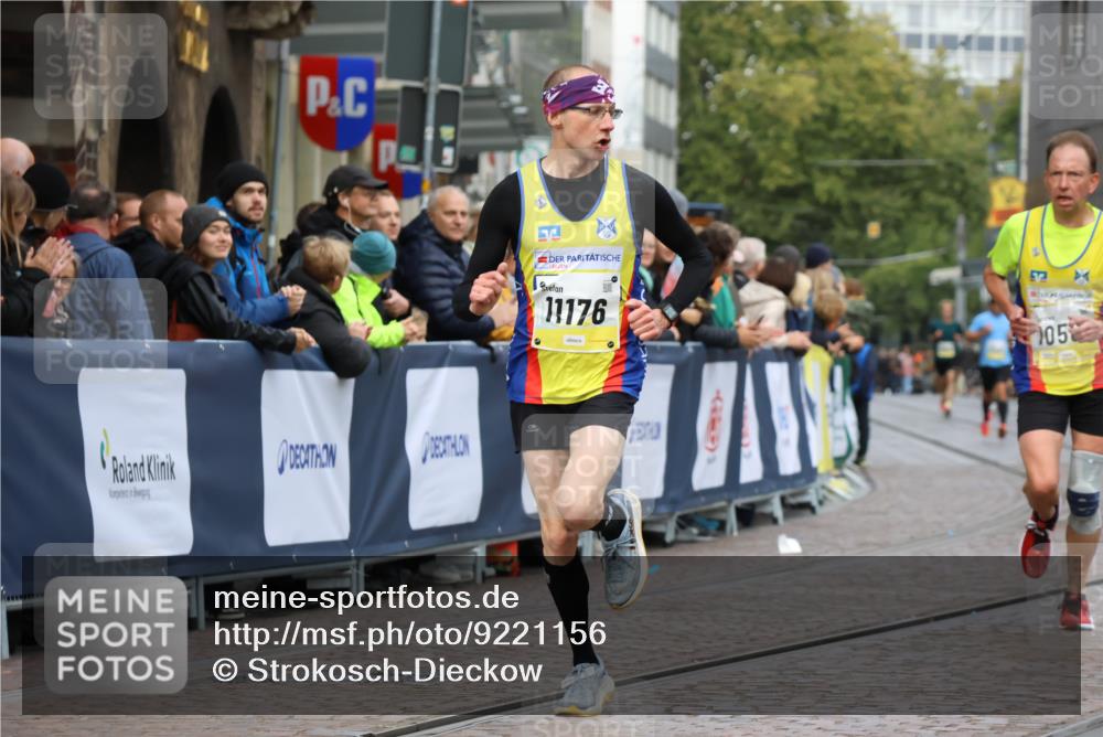 05.10.2025 - 20. swb-Marathon Bremen Strokosch-Dieckow http://msf.ph/oto/9221156 05.10.2025 10:37:43 Ziel 10347, 10501, 10775, 11176 meine-sportfotos.de