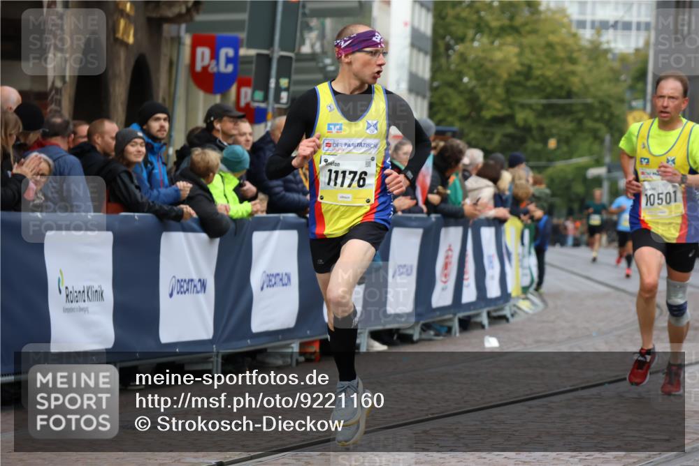 05.10.2025 - 20. swb-Marathon Bremen Strokosch-Dieckow http://msf.ph/oto/9221160 05.10.2025 10:37:43 Ziel 10347, 10501, 10775, 11176 meine-sportfotos.de