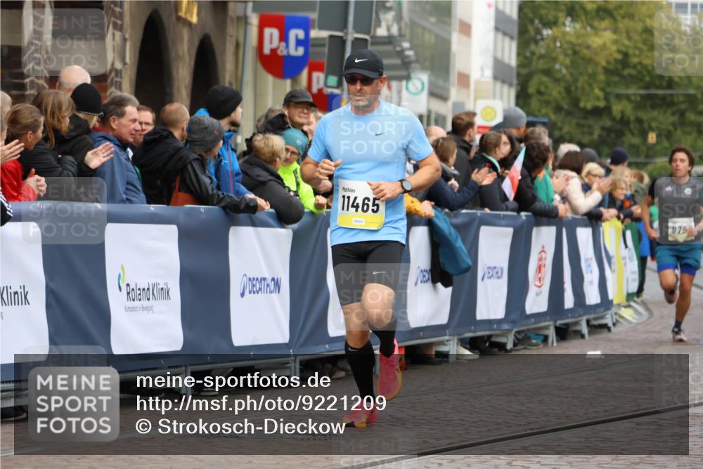 05.10.2025 - 20. swb-Marathon Bremen Strokosch-Dieckow http://msf.ph/oto/9221209 05.10.2025 10:37:57 Ziel 9755, 11328, 11465 meine-sportfotos.de