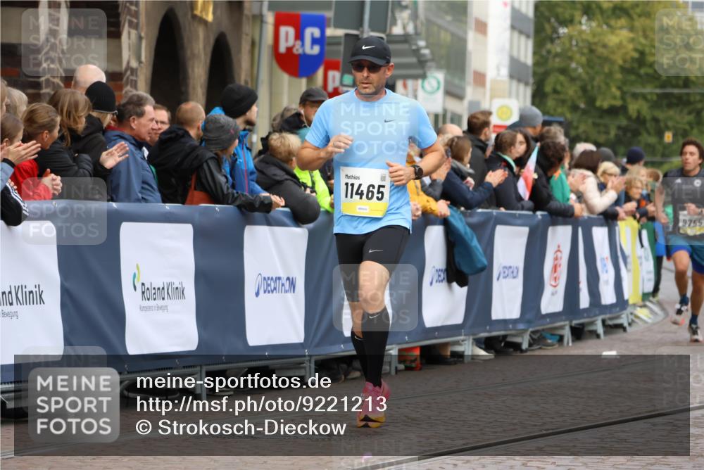 05.10.2025 - 20. swb-Marathon Bremen Strokosch-Dieckow http://msf.ph/oto/9221213 05.10.2025 10:37:57 Ziel 9755, 11328, 11465 meine-sportfotos.de