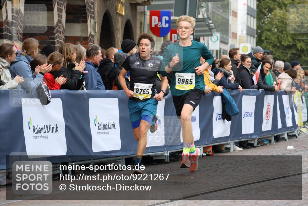 05.10.2025 - 20. swb-Marathon Bremen Strokosch-Dieckow http://msf.ph/oto/9221267 05.10.2025 10:38:01 Ziel 9755, 11328, 11465 meine-sportfotos.de