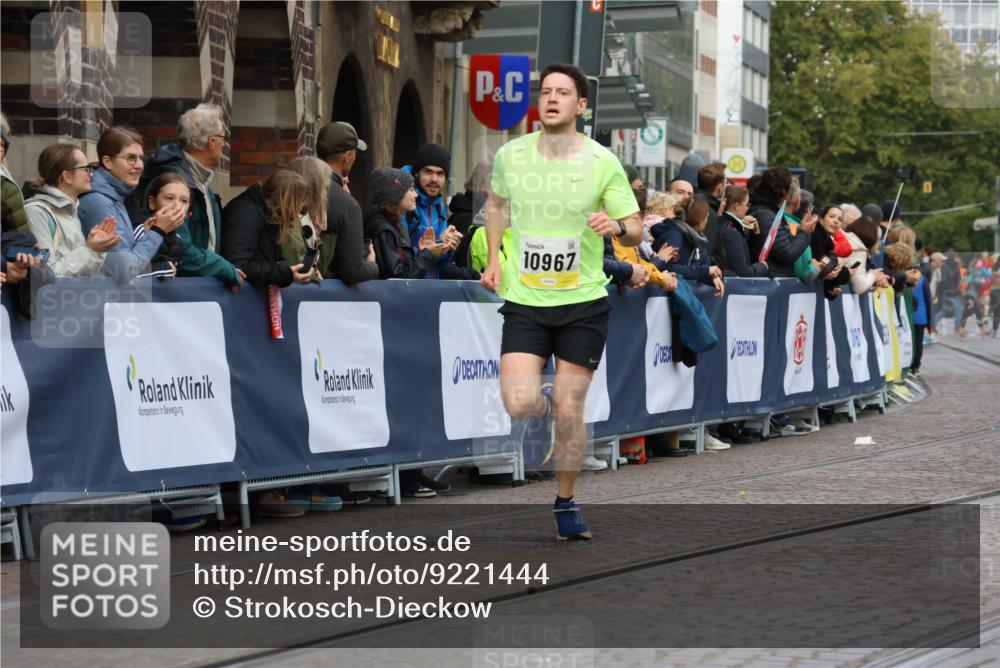 05.10.2025 - 20. swb-Marathon Bremen Strokosch-Dieckow http://msf.ph/oto/9221444 05.10.2025 10:38:53 Ziel 10967 meine-sportfotos.de