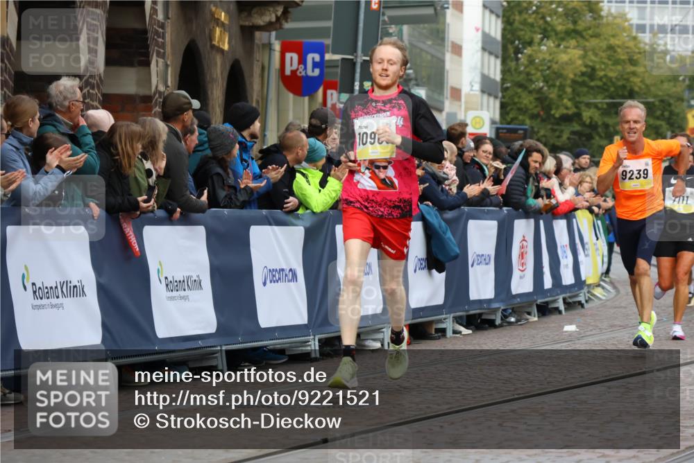 05.10.2025 - 20. swb-Marathon Bremen Strokosch-Dieckow http://msf.ph/oto/9221521 05.10.2025 10:39:18 Ziel 7111, 9239, 9863, 10908, 11067, 11343 meine-sportfotos.de