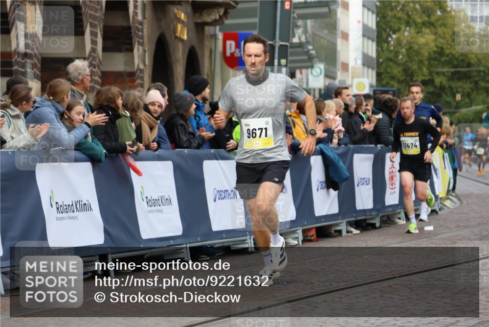 05.10.2025 - 20. swb-Marathon Bremen Strokosch-Dieckow http://msf.ph/oto/9221632 05.10.2025 10:39:34 Ziel 9289, 9671, 10525, 11418, 11474 meine-sportfotos.de
