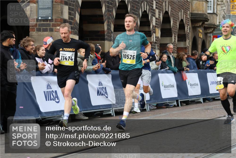 05.10.2025 - 20. swb-Marathon Bremen Strokosch-Dieckow http://msf.ph/oto/9221685 05.10.2025 10:39:38 Ziel 9289, 9671, 10525, 10753, 11349, 11418, 11474 meine-sportfotos.de