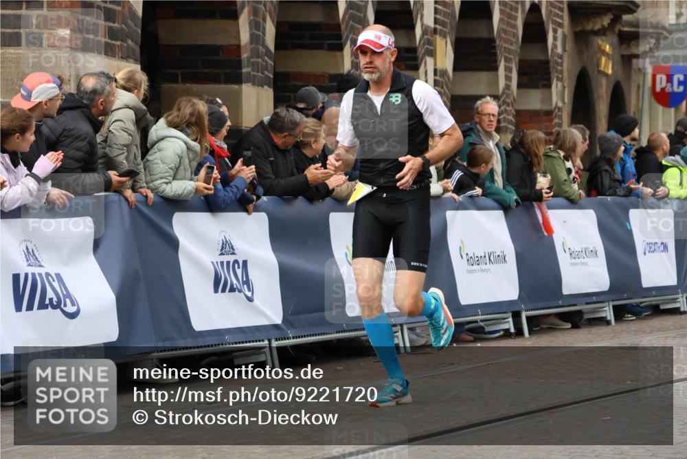 05.10.2025 - 20. swb-Marathon Bremen Strokosch-Dieckow http://msf.ph/oto/9221720 05.10.2025 10:39:47 Ziel 9213, 9922, 10052, 10171, 10175, 10176, 10753, 11335, 11349 meine-sportfotos.de